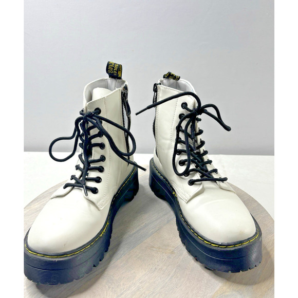 Dr. Martens Shoes - Dr. Martens Leather White Combat Boots 8.5/39 woman’s BROKEN ZIPPERS